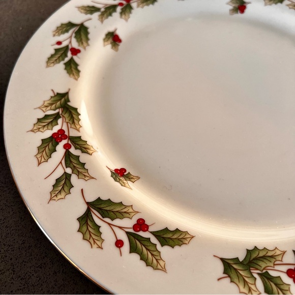 Vintage 90s World Bazaars Holly Berry Ivory White 2 Holiday Dinner Plates - Picture 8 of 15